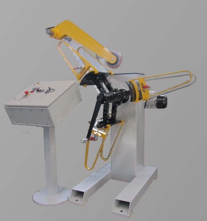 Abwickelhaspel mit Antrieb Modell NO10-360V-AP Abwickelhaspel mit Antrieb, 1000 Kg Tragkraft mit manueller Gelenkspreizung, , pneumatischem Andruckarm und separatem Bedienpult.